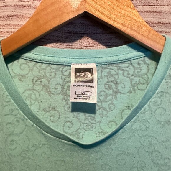 SOLD Comfy Women's blue The Northface t-shirt size Large - Picture 4 of 8